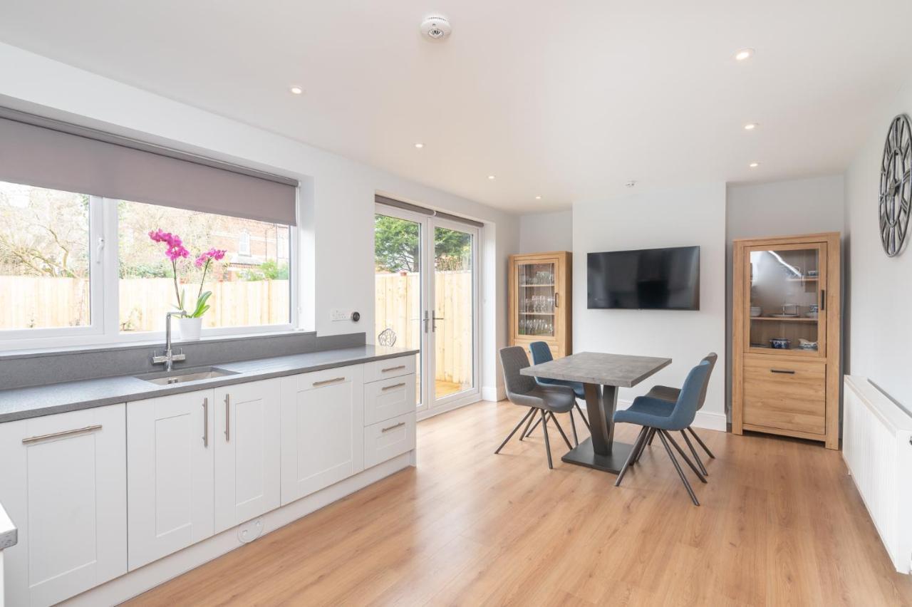 Villa Luxurious Modern House With Garden - Pass The Keys York Esterno foto